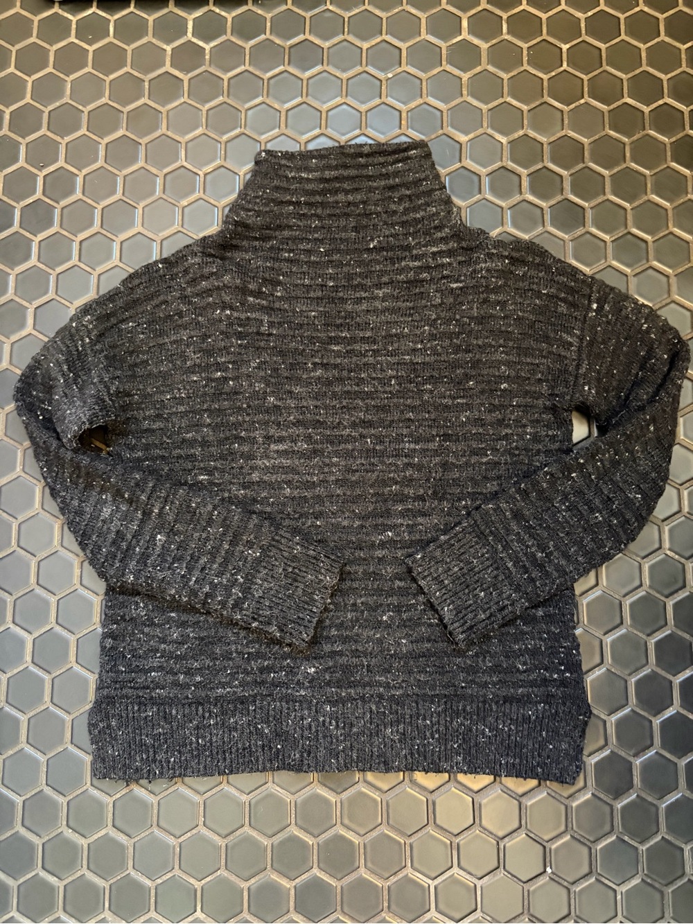 Madewell Women’s Dark Charcoal Speckled Turtleneck Sweater
